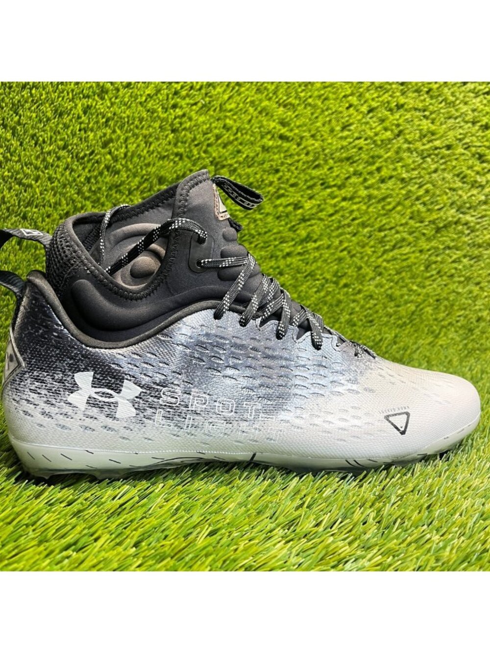 Under Armour Spotlight Lux MC 2.0 Mens Size 13 Black White Football Cleats